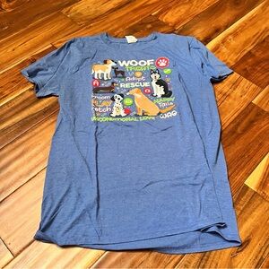 Dog rescue t-shirt. Size medium